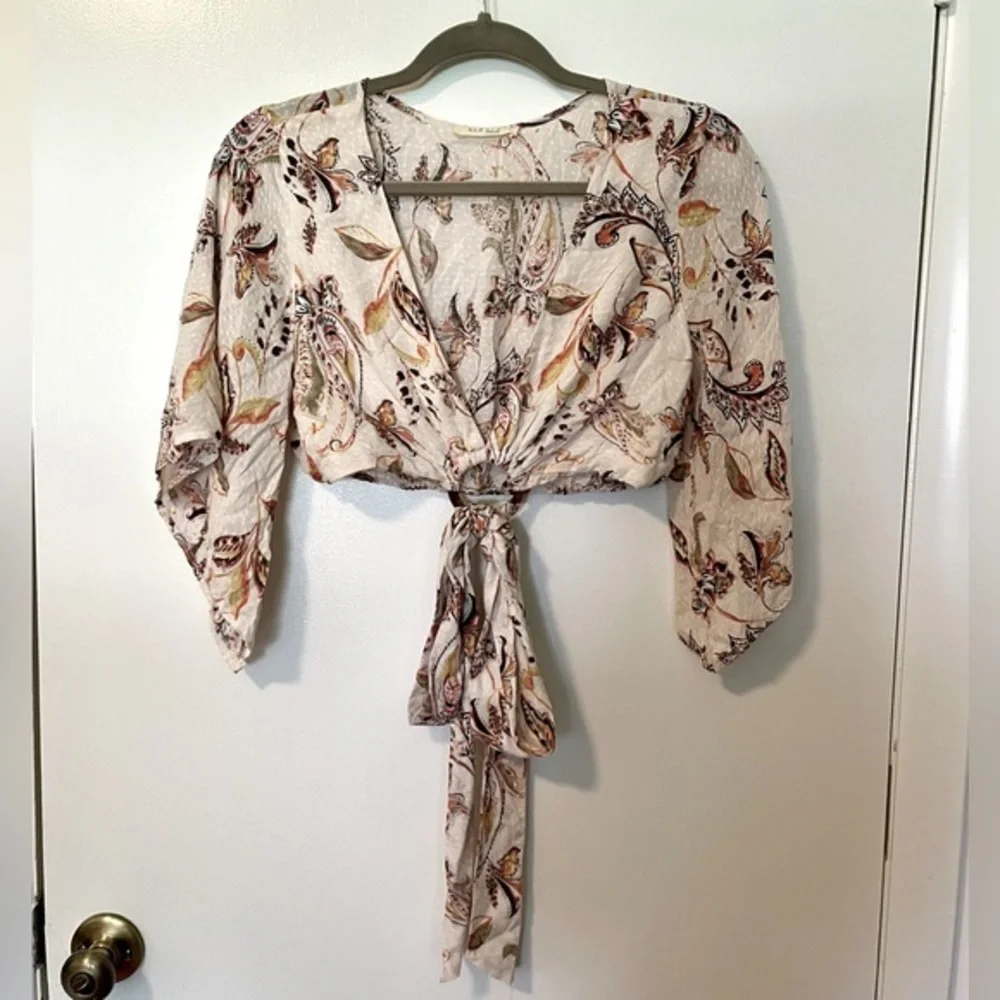 ILLA ILLA Paisley Crop Top - Picture 3 of 6